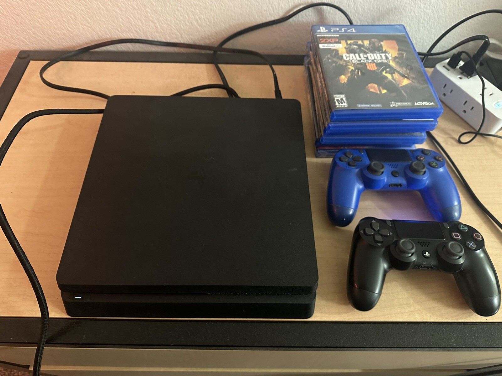 PS4 Pro Slim 1TB Bundle + LG 4K Smart TV 50”