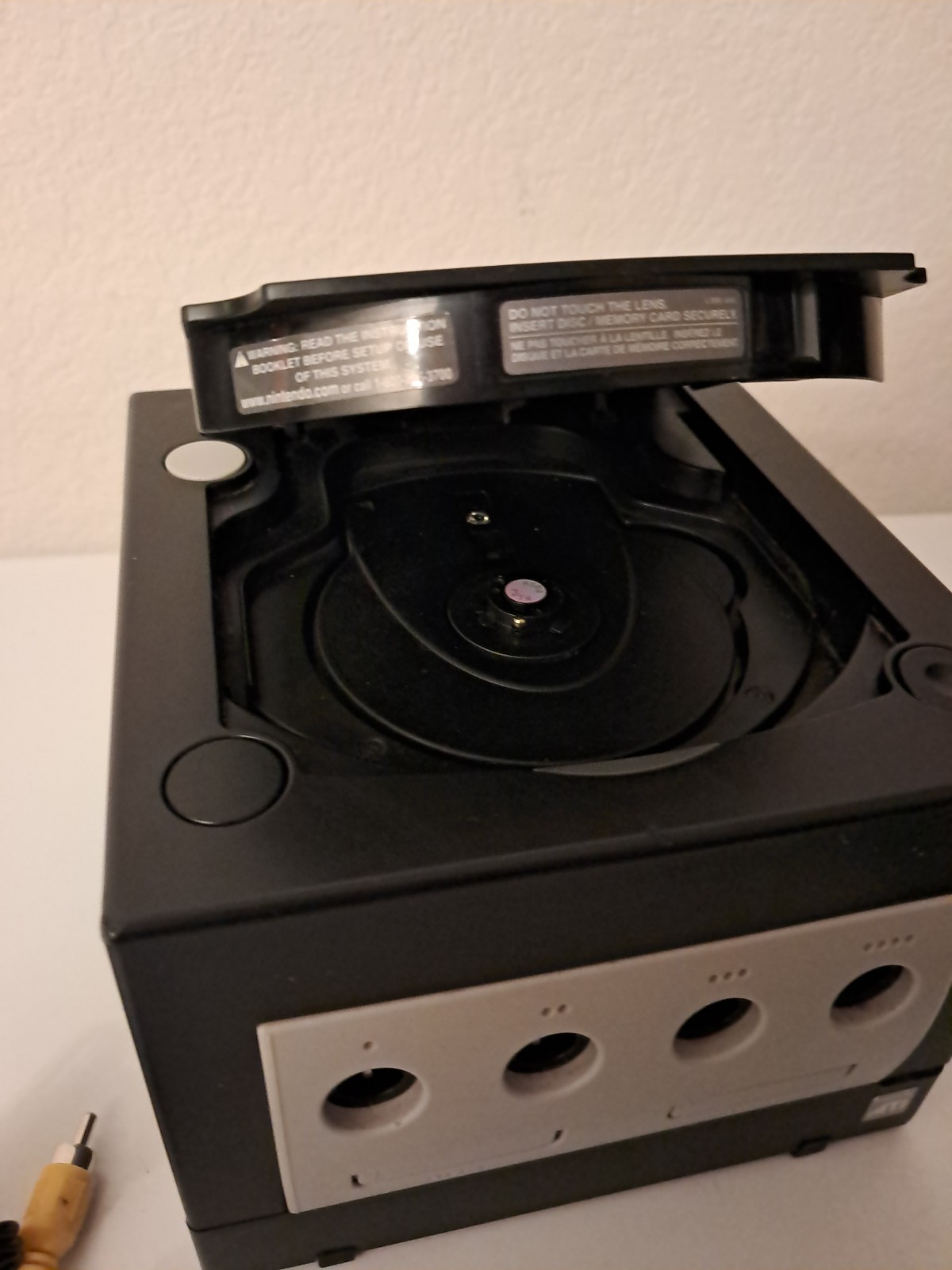 Nintendo GameCube Black Console DOL-001 / 1 Control/ Cords + Mario Sunshine