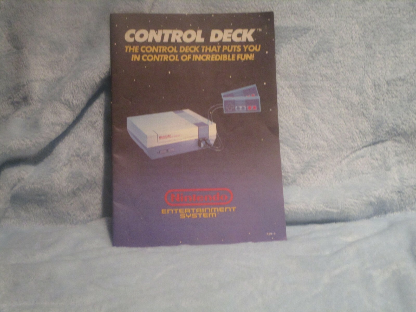 Nintendo Control Deck NES001 with Power Cord, Controllers, Instructions