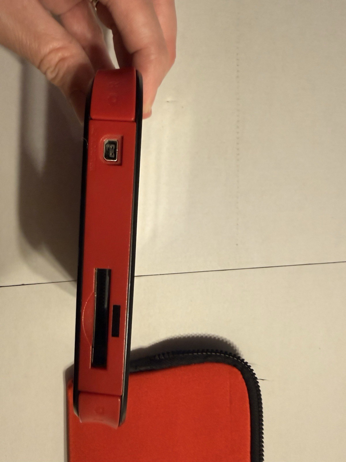 Nintendo 2DS Black/Red Handheld Console 4GB PAL w/ Red Zipper Case no stylus or