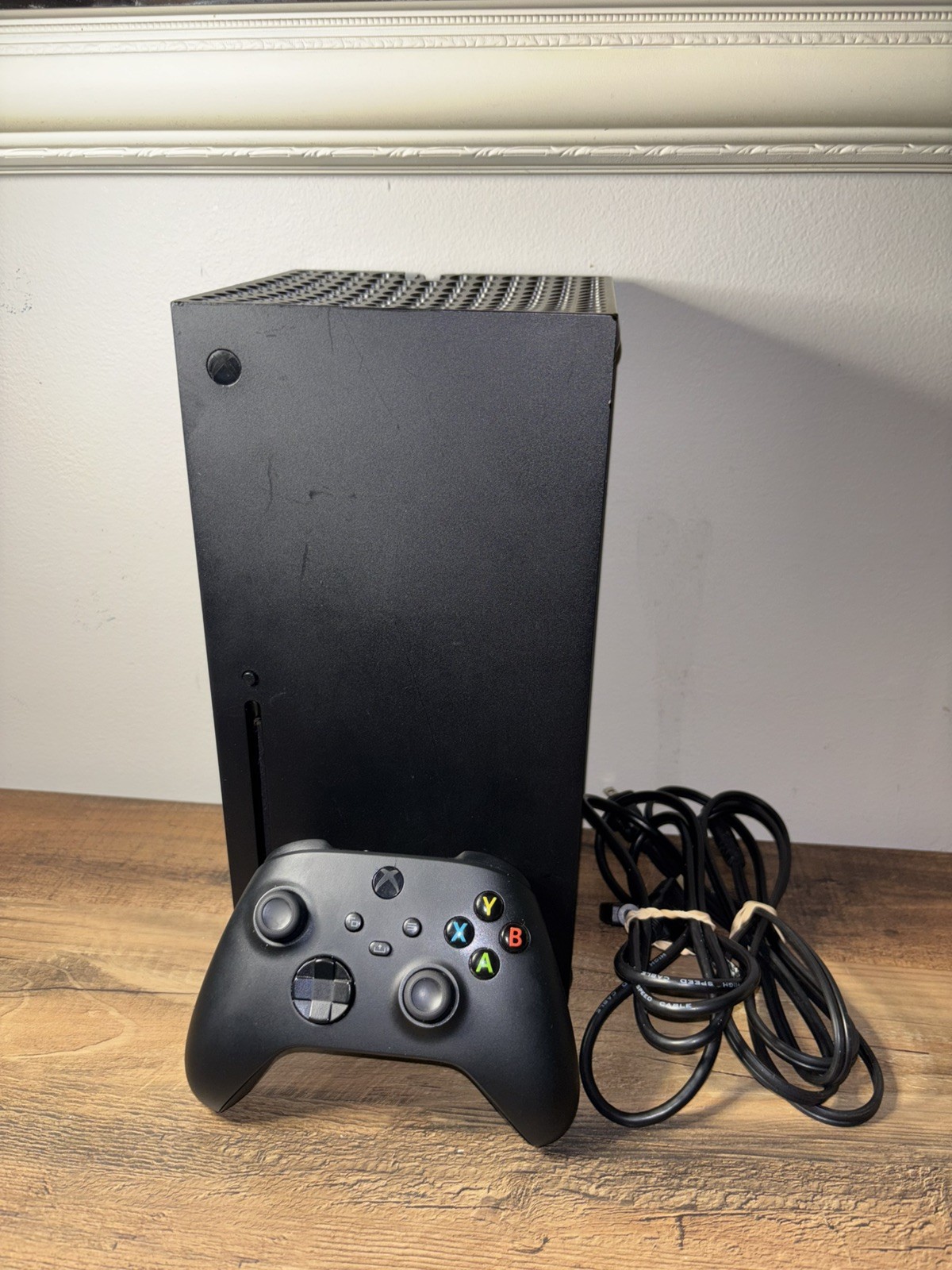 Microsoft Xbox Series X 1TB + Controller, w/ Rechargeable Batteries- Tested
