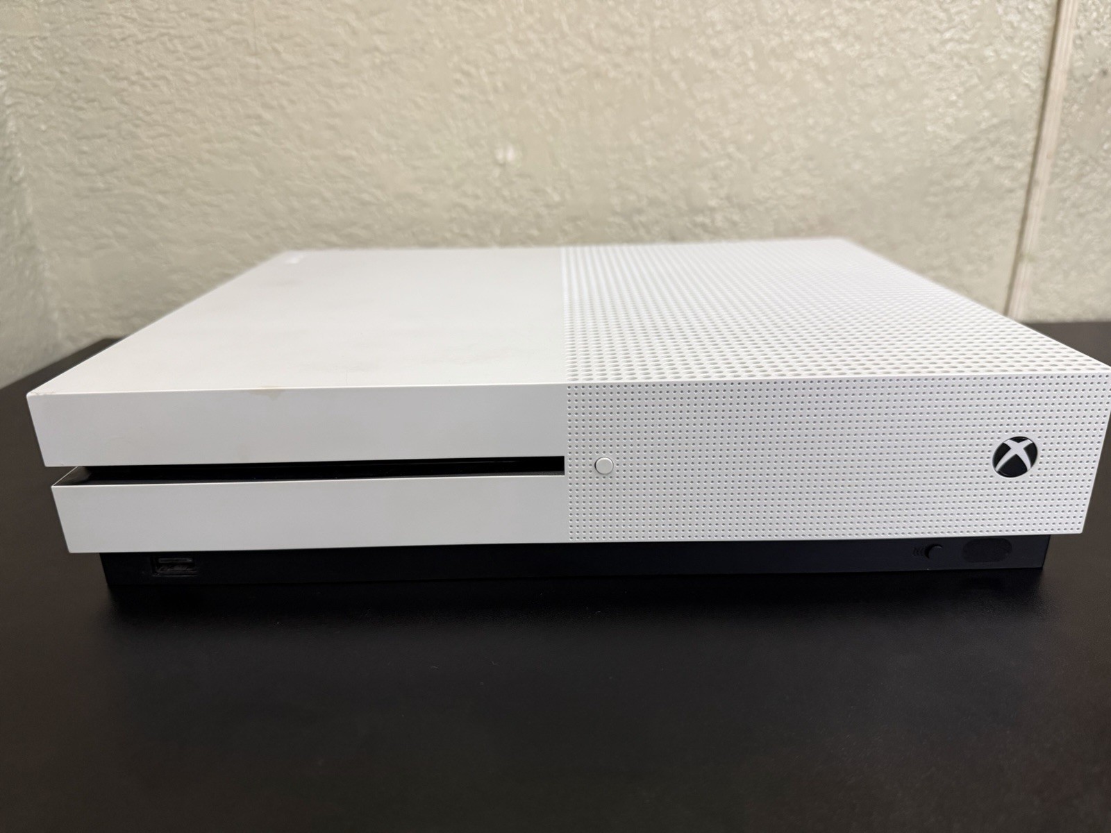 Xbox One S Console Bundle – Controller + GTA 5 Included