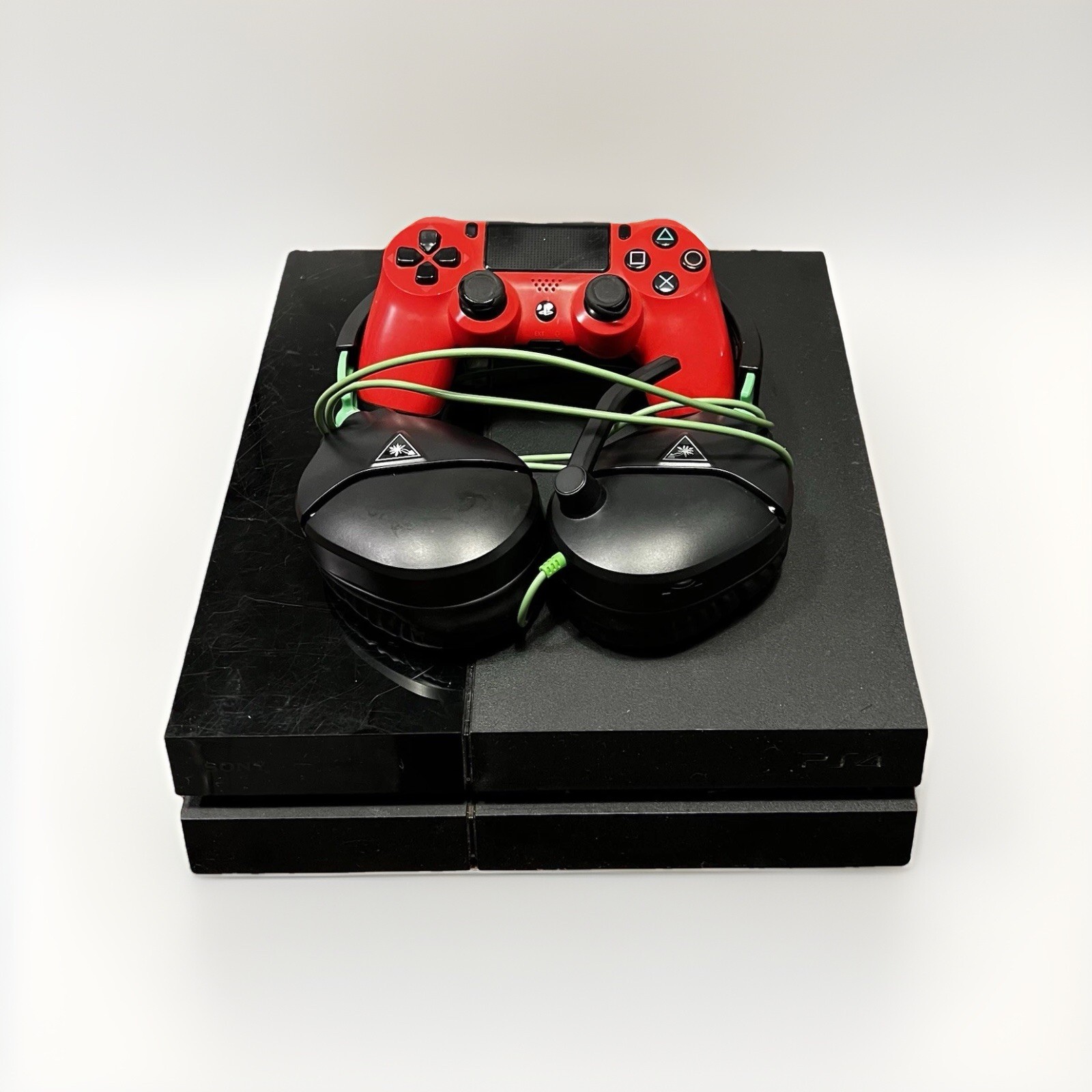 Sony PlayStation 4 500GB Console PS4 Controller & Cords & Turtlebeach Headset