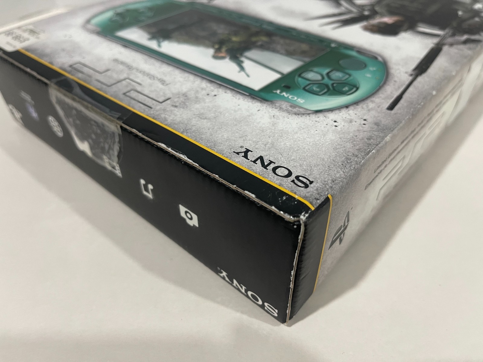 Sony PSP 3000 Metal Gear Solid Peace Walker Green Console NTSC New Open Box