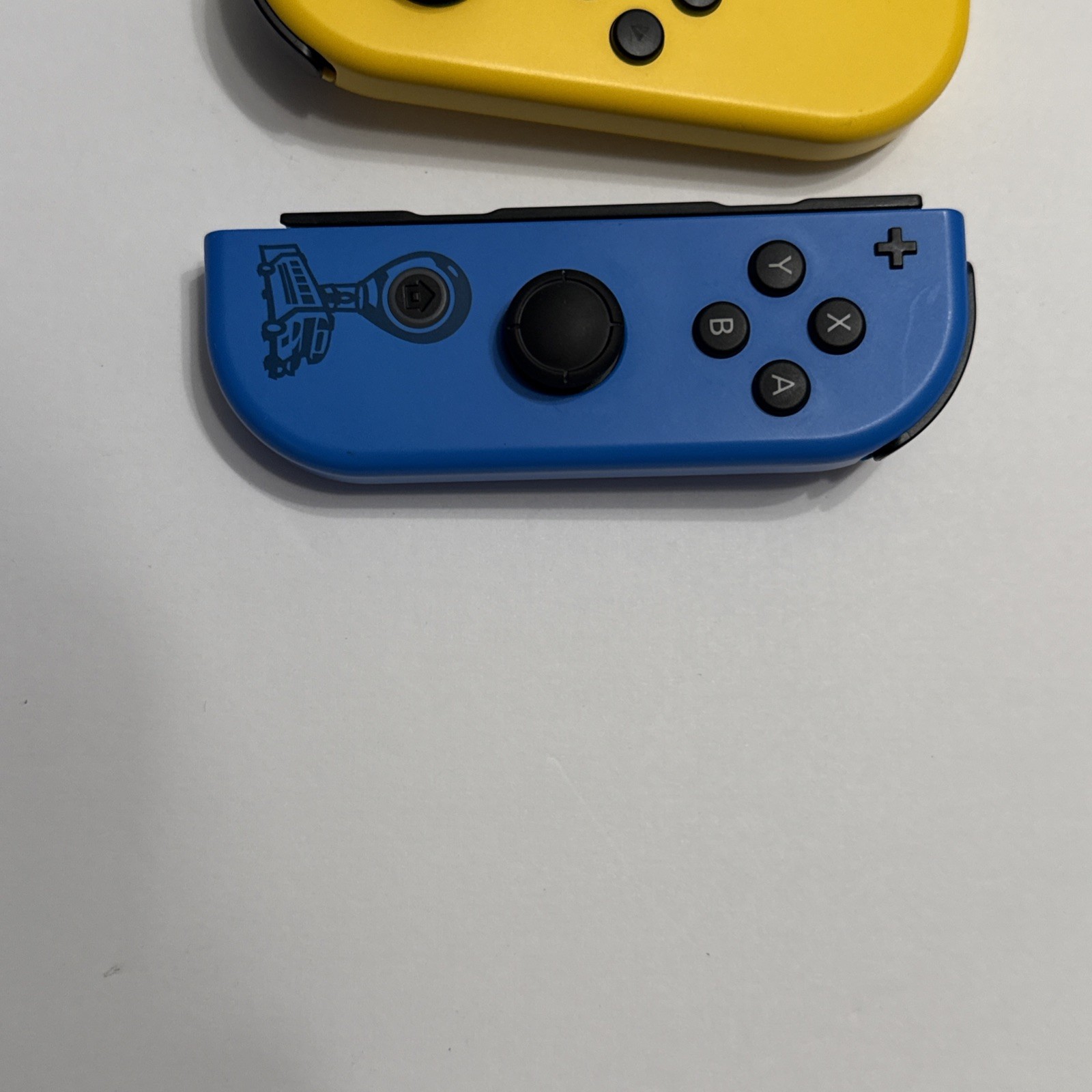 Nintendo Switch Fortnite Wildcat Bundle Edition System 32GB & Box (2020) No Code