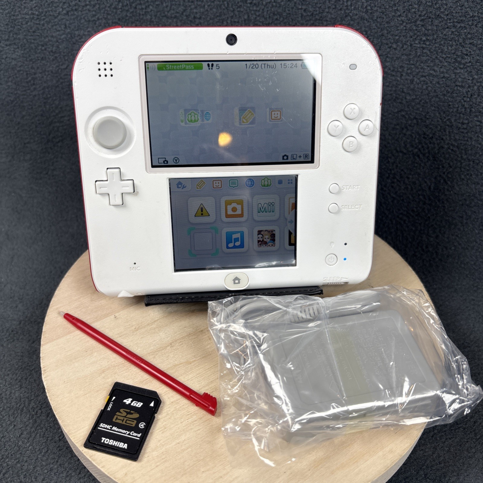 Nintendo 2DS Scarlet Red/White Console FTR-001 w/ Super Mario Bros. 2 & Charger