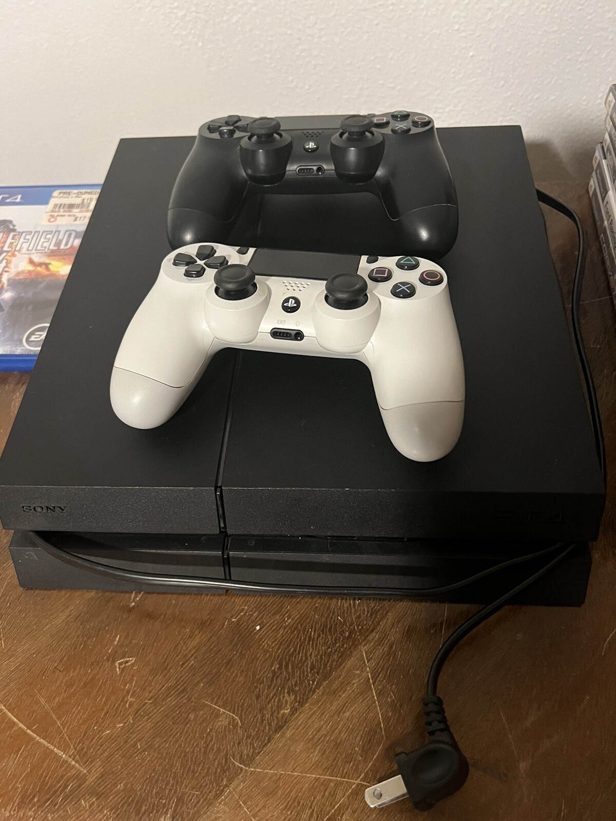 Sony PlayStation 4 PS4 CUH-1215A 500GB HDD Console With 9 Games 2 Controllers