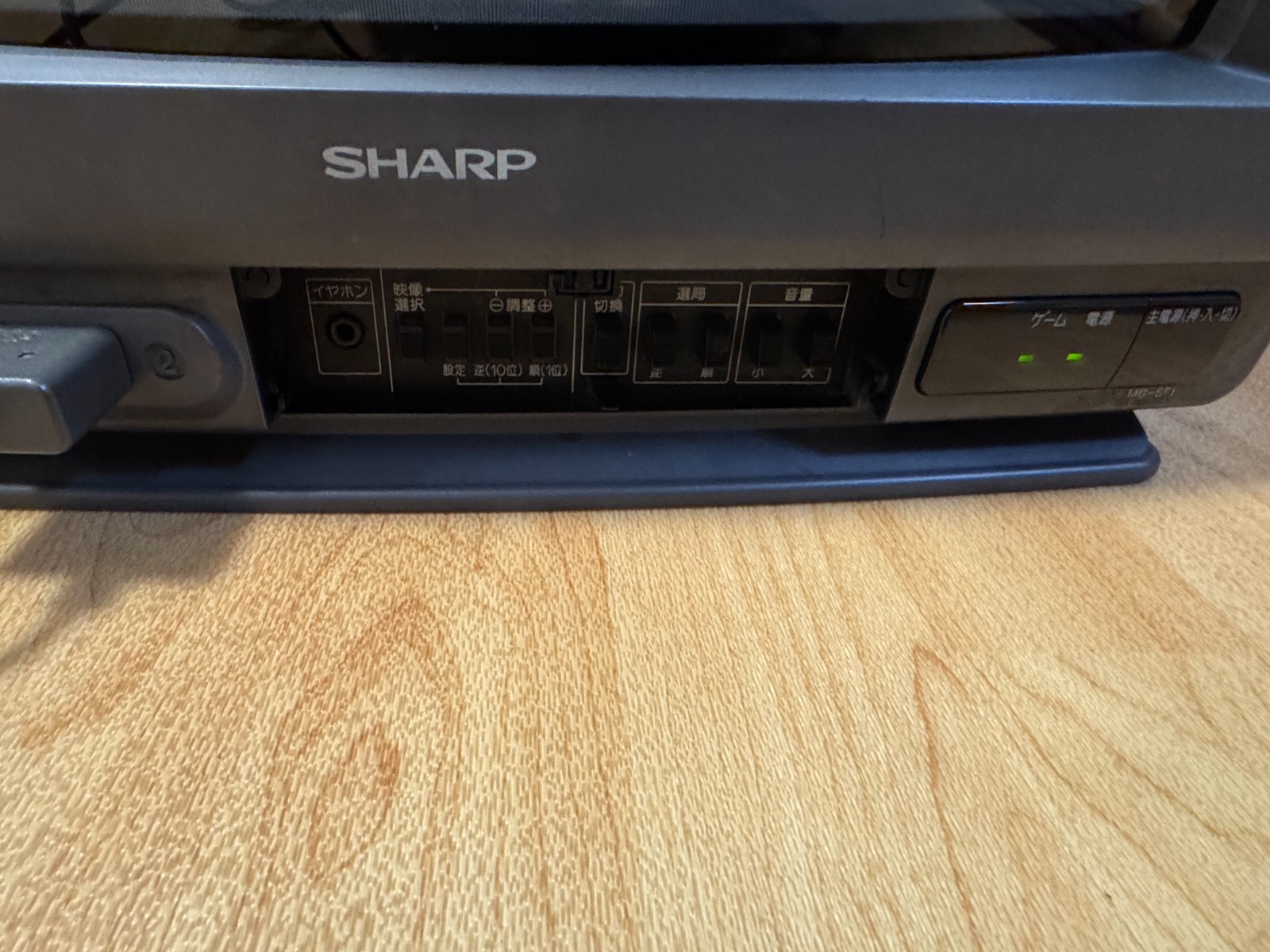 [In Very Good Condition] Rare Sharp Super Famicom SF1 14G-SF1 (with built-in CRT