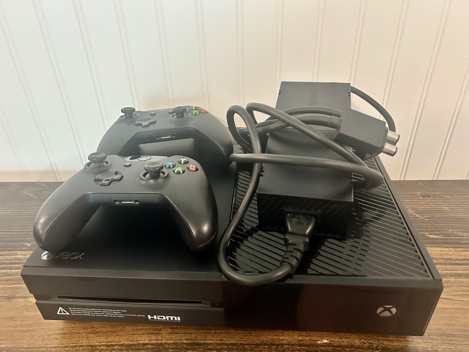 Xbox One 1540 Black With 2 Wireless Controllers 780 GB W/ Power Cord *WORKS*