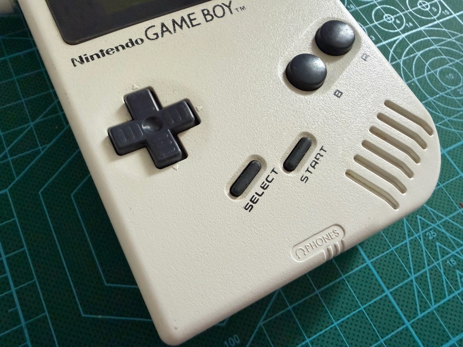 Extremely Rare White Nintendo Game Boy DMG MANI Limited – 100% Authentic