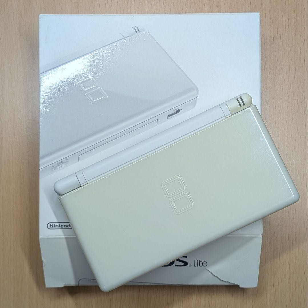 Nintendo DS Lite Crystal White Console