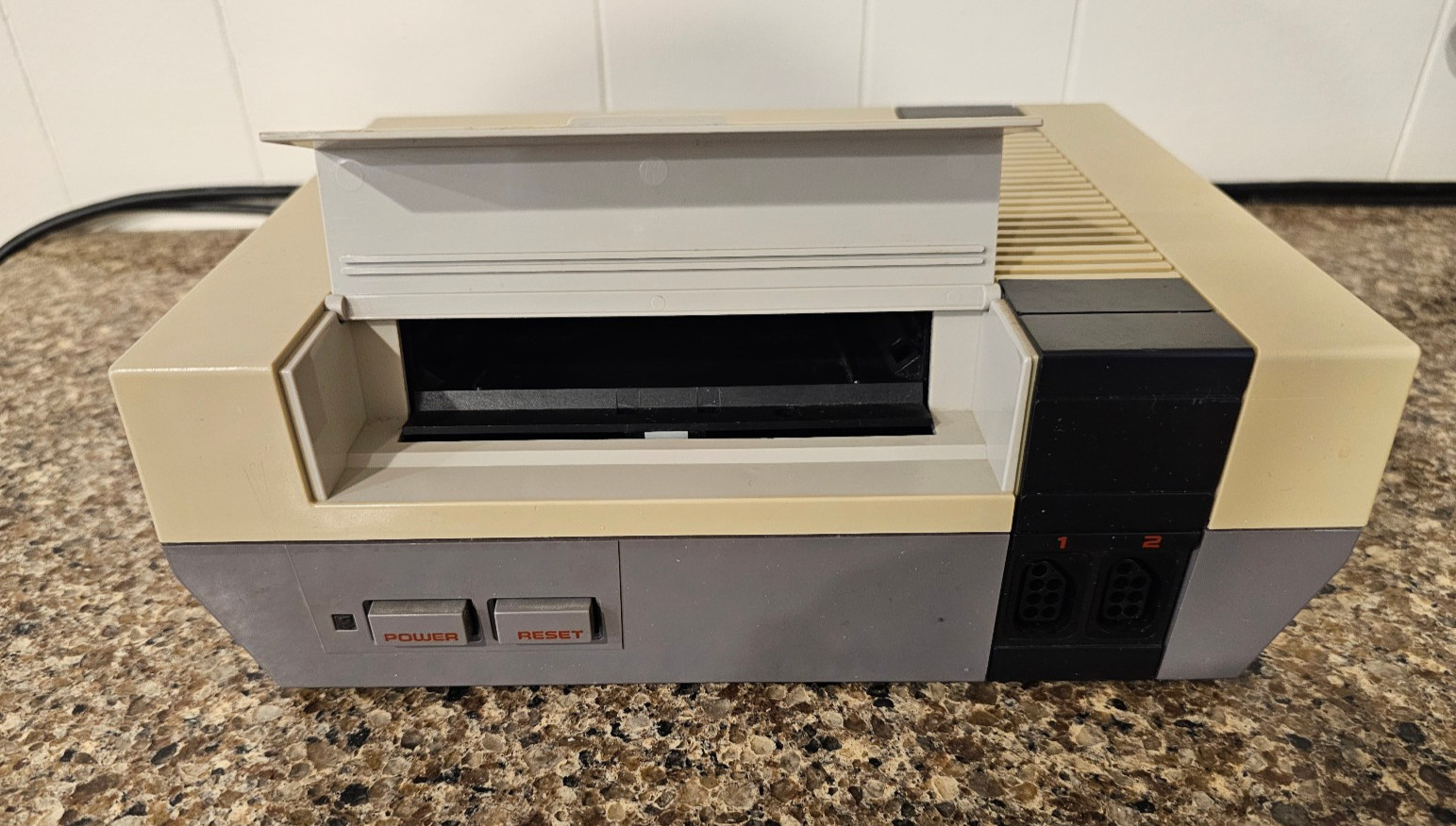 Nintendo NES-001 Console W/ Gray Zapper, Controller & 8 Games LOT