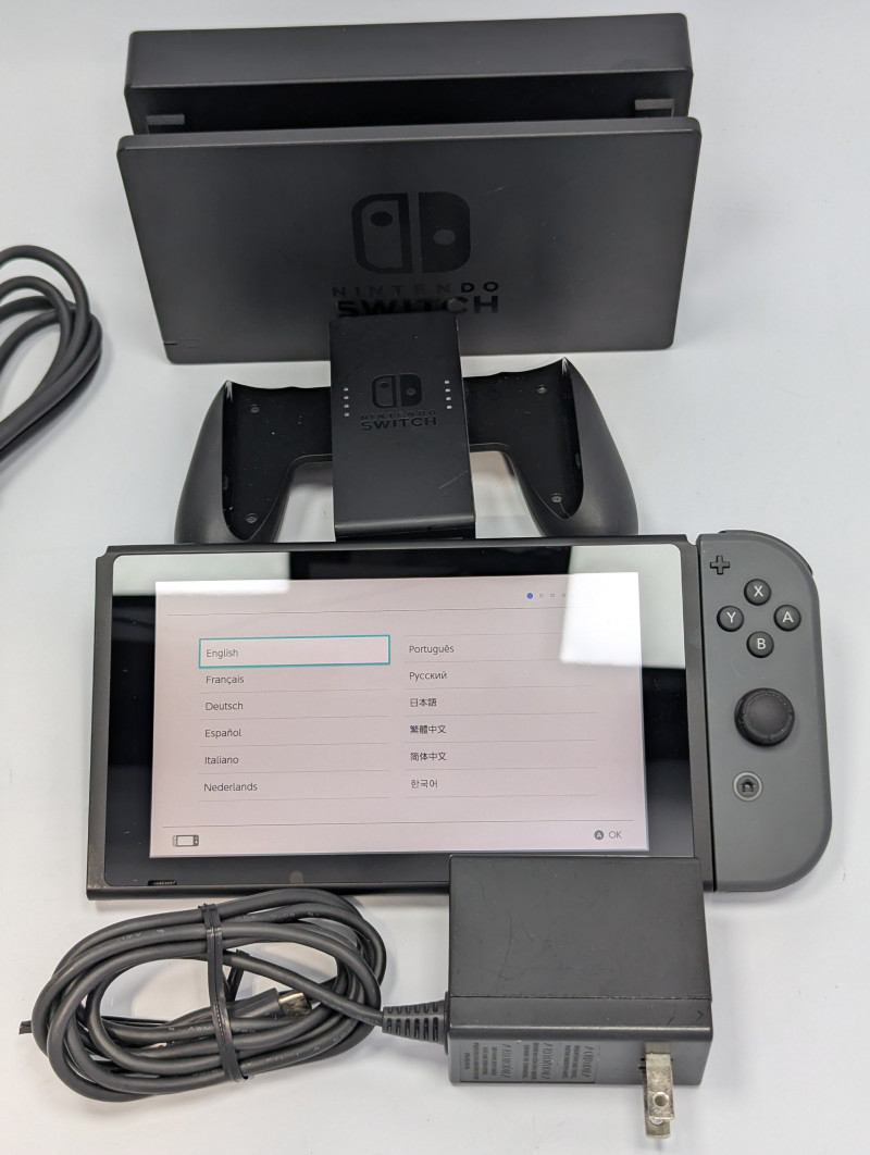 Nintendo Switch 32GB Video Gaming Handheld Console + 1 Joy-Con joystick WARRANTY