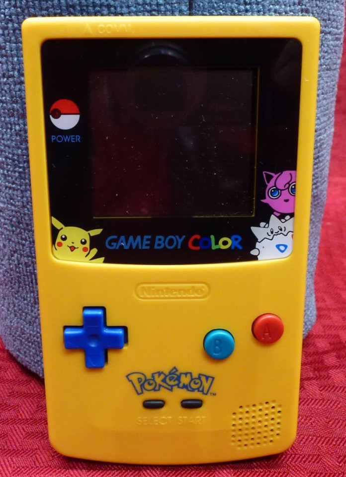 NINTENDO GAME BOY COLOR GAMEBOY CGB-001 POKEMON EDITION PIKACHU