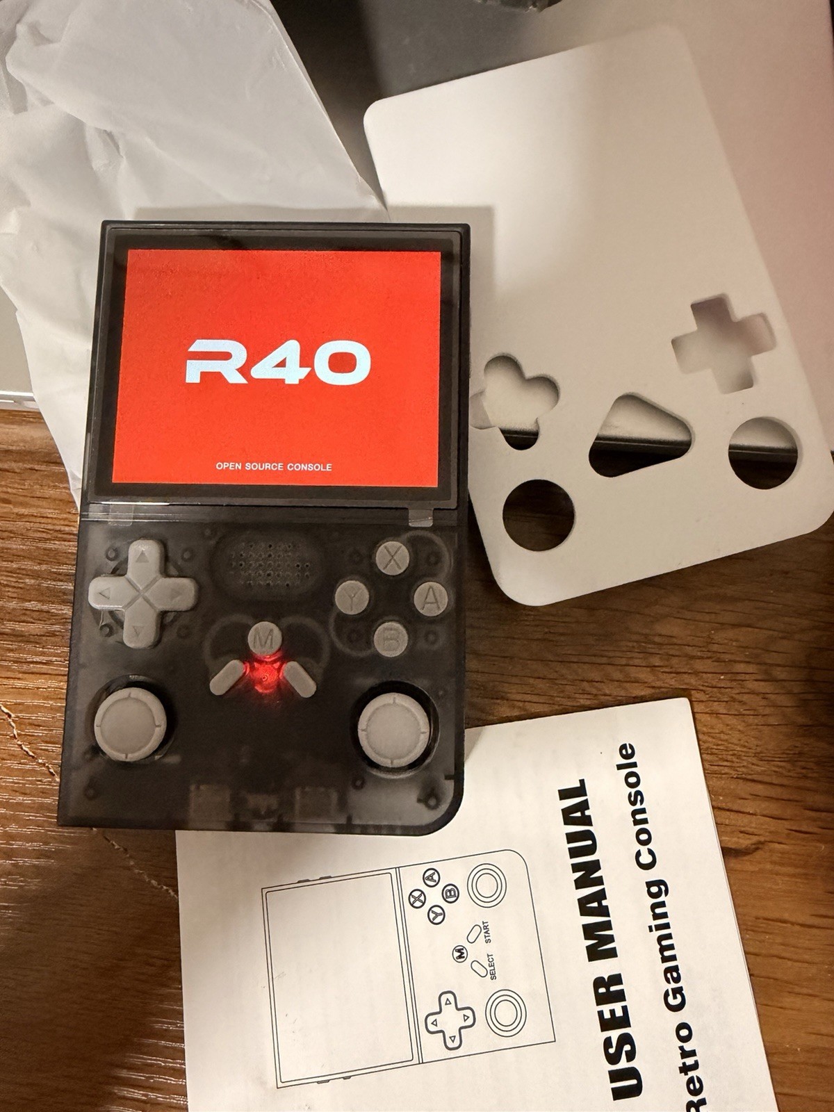 R40S PRO Retro Handheld Game Console – Portable 3.5″ IPS Screen, 16GB + 80GB, Du