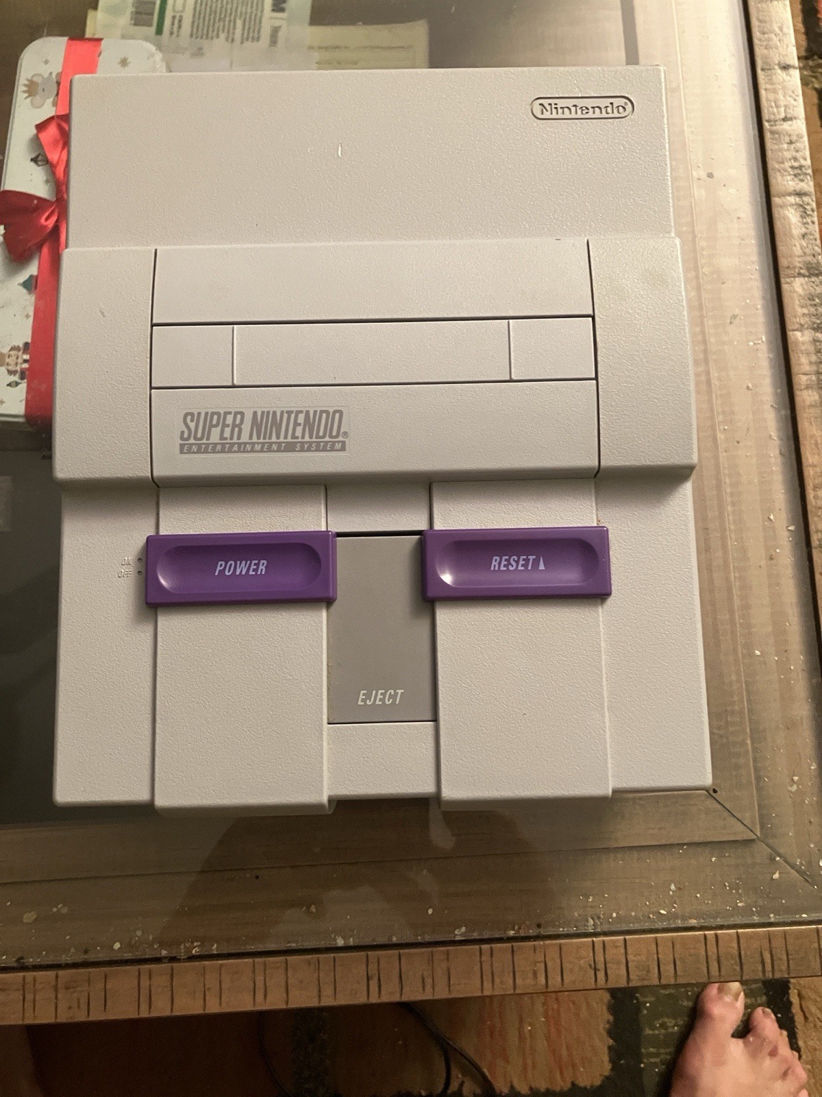 Super Nintendo SNES SNS-001 Console Only For Parts or Repair (Powers on)