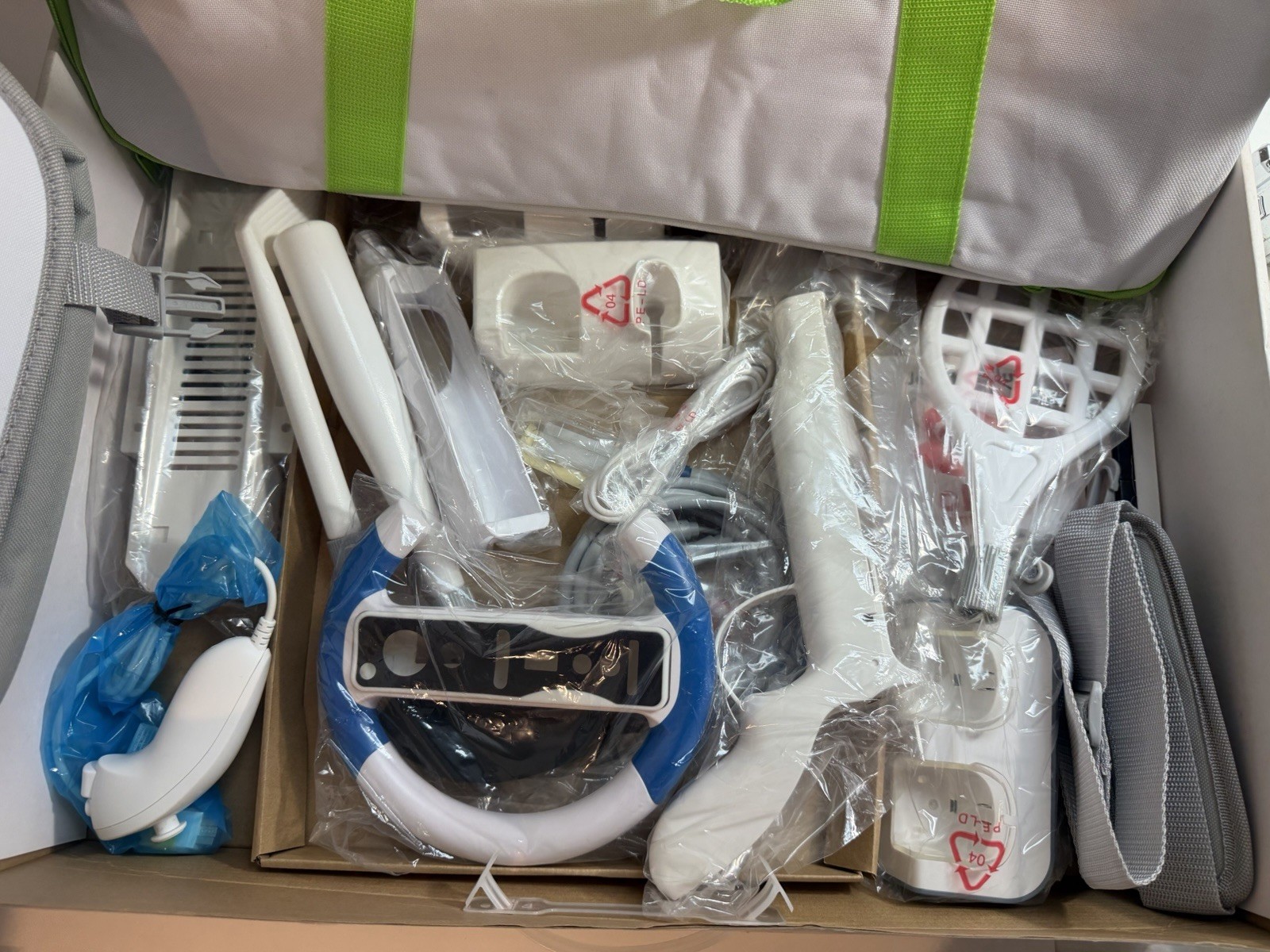 Nintendo Wii 11 Piece Deluxe Bundle Accessories Set No Remotes No Game