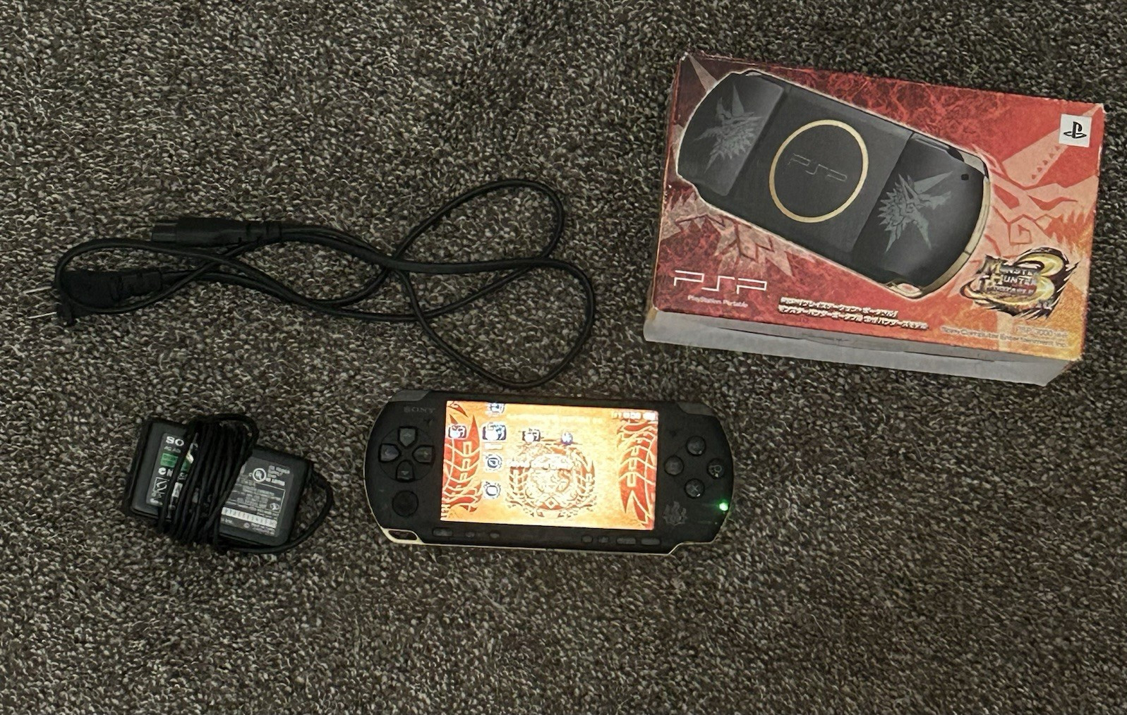 Sony PSP-3000 Monster Hunter Portable 3rd Limited Edition Black/Gold w/Box