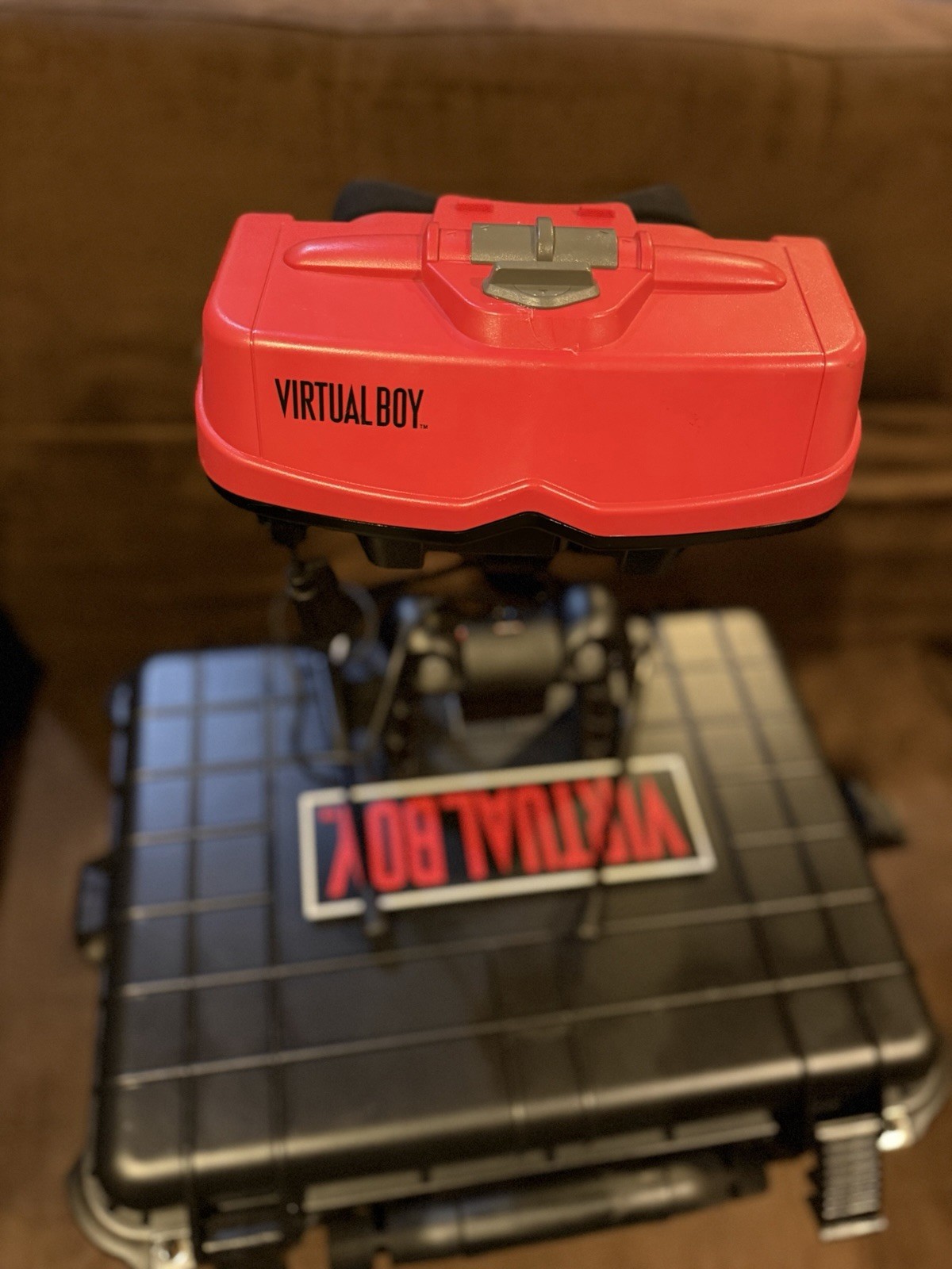 Nintendo VIRTUAL BOY System SOLDER FIXED Lockable HARD CASE Weather DUST PROOF