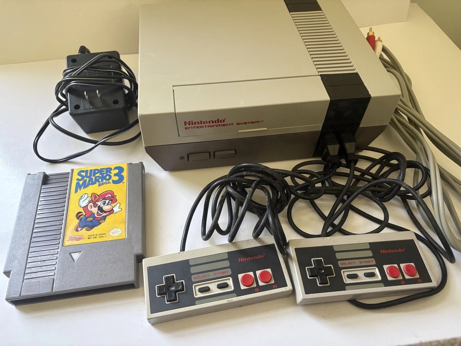 NES Console Super Mario Bros 3 Nintendo – 2 Controllers – OEM Clean RESTORED
