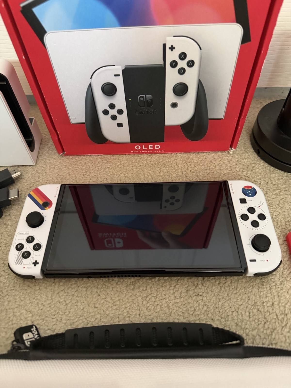 Nintendo Switch OLED Handheld Console 64GB White Bundle W/Games NrMnt Condition