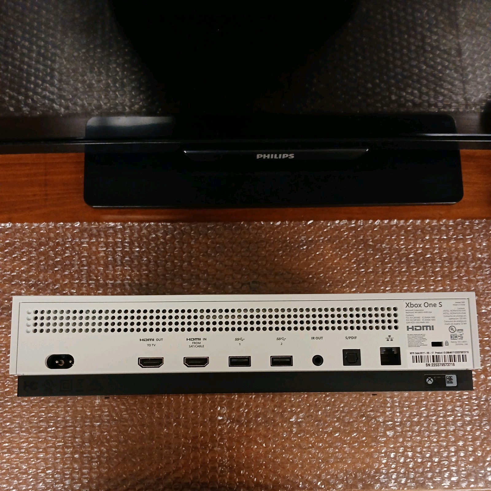 Microsoft Xbox One S Console White 500GB w/ 2 Controllers/HDMI/Power Cord. Reset