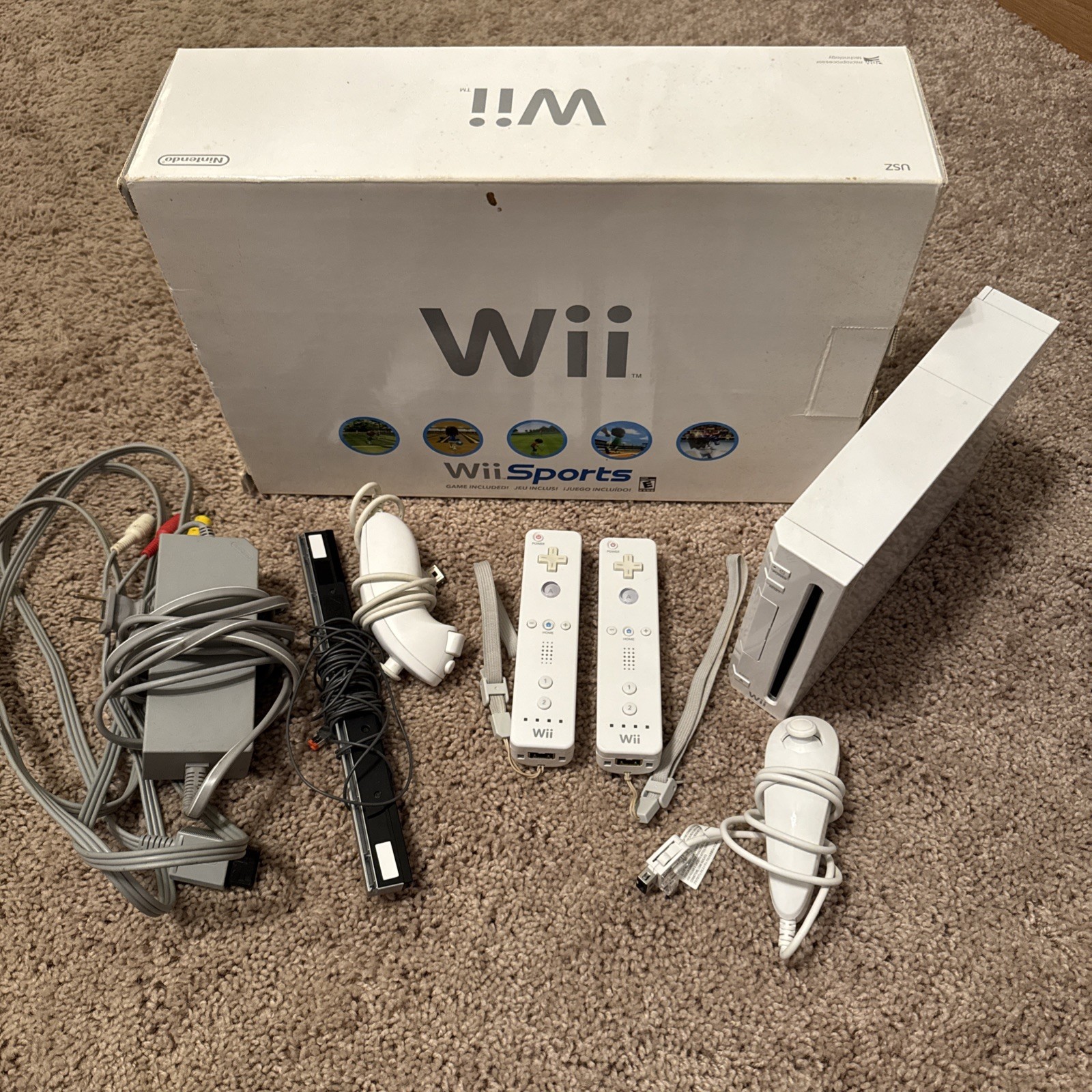 Nintendo Wii RVL-001 Console Bundle 2 Controller Nunchuck All Cables Stand Box