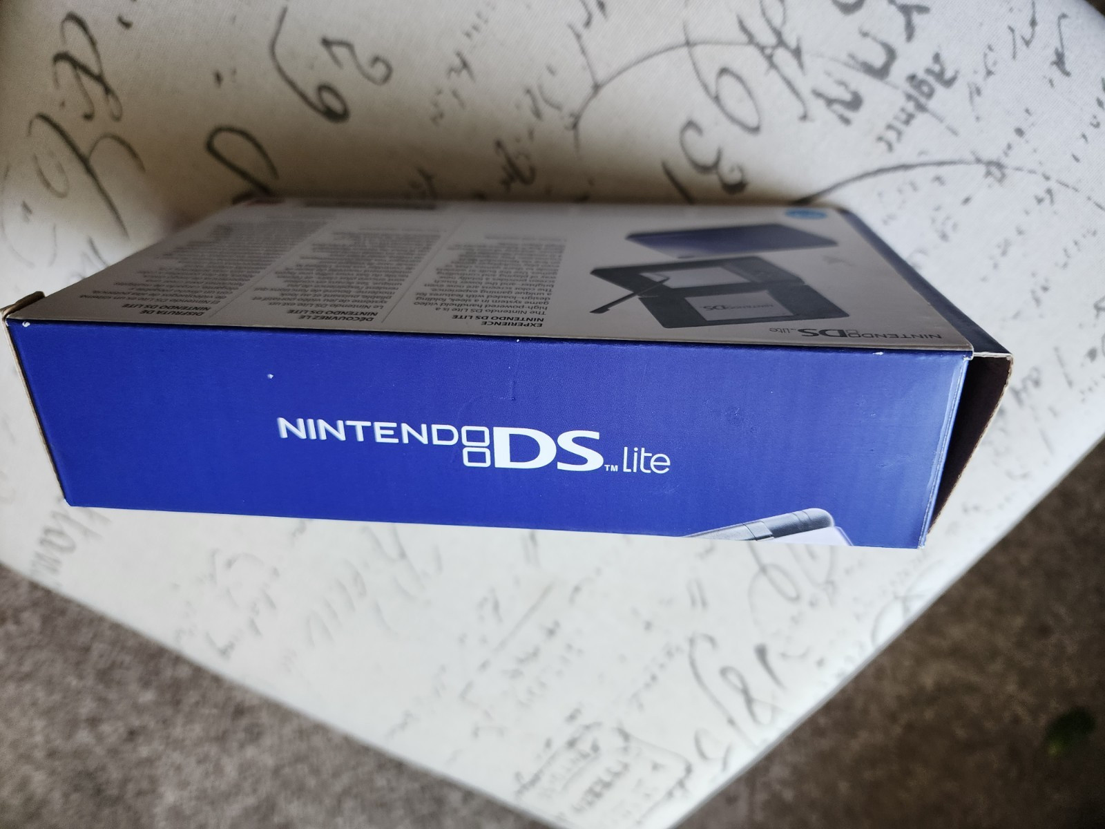 Nintendo DS Lite Colbalt Blue with box, manual and charger