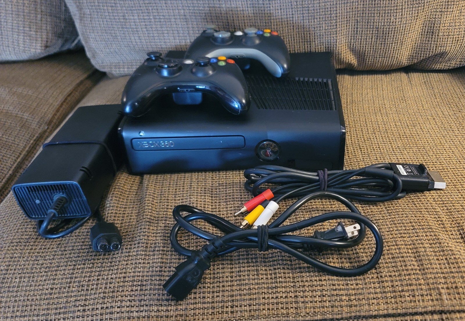 XBOX 360 VIDEO GAME CONSOLE – WITH 12 GAMES – M FOR MATURE 17+ – ADDING A CAMERA