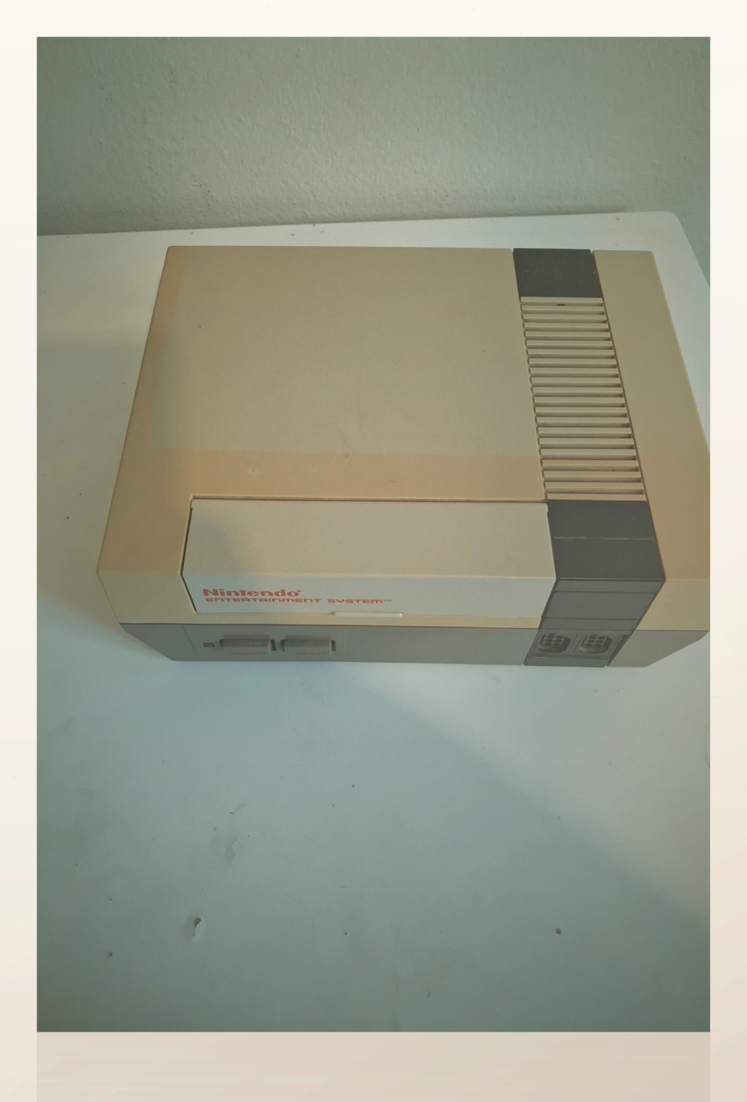 Nintendo NES Entertainment System Console Gray/Beige RF w/ 2 Controllers
