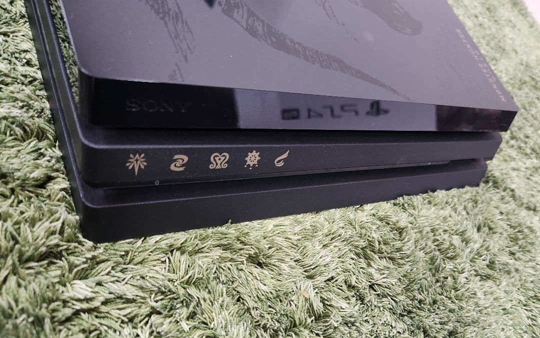 PS4 PlayStation 4 Pro Console MONSTER HUNTER WORLD LIOLAEUS EDITION Tested