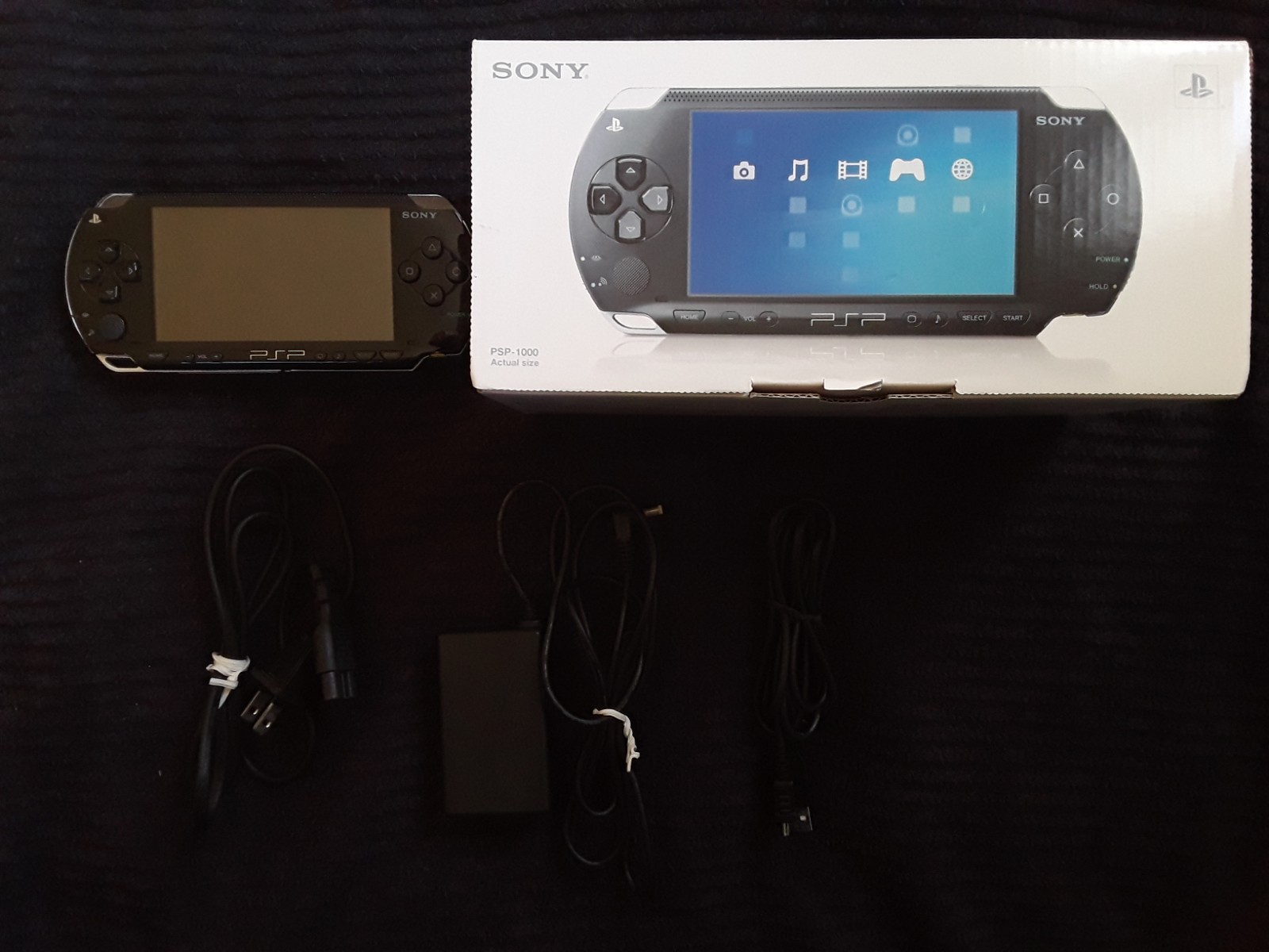 Sony PSP 1000 Piano Black w/ Box, Charger, Battery, & Memory Card
