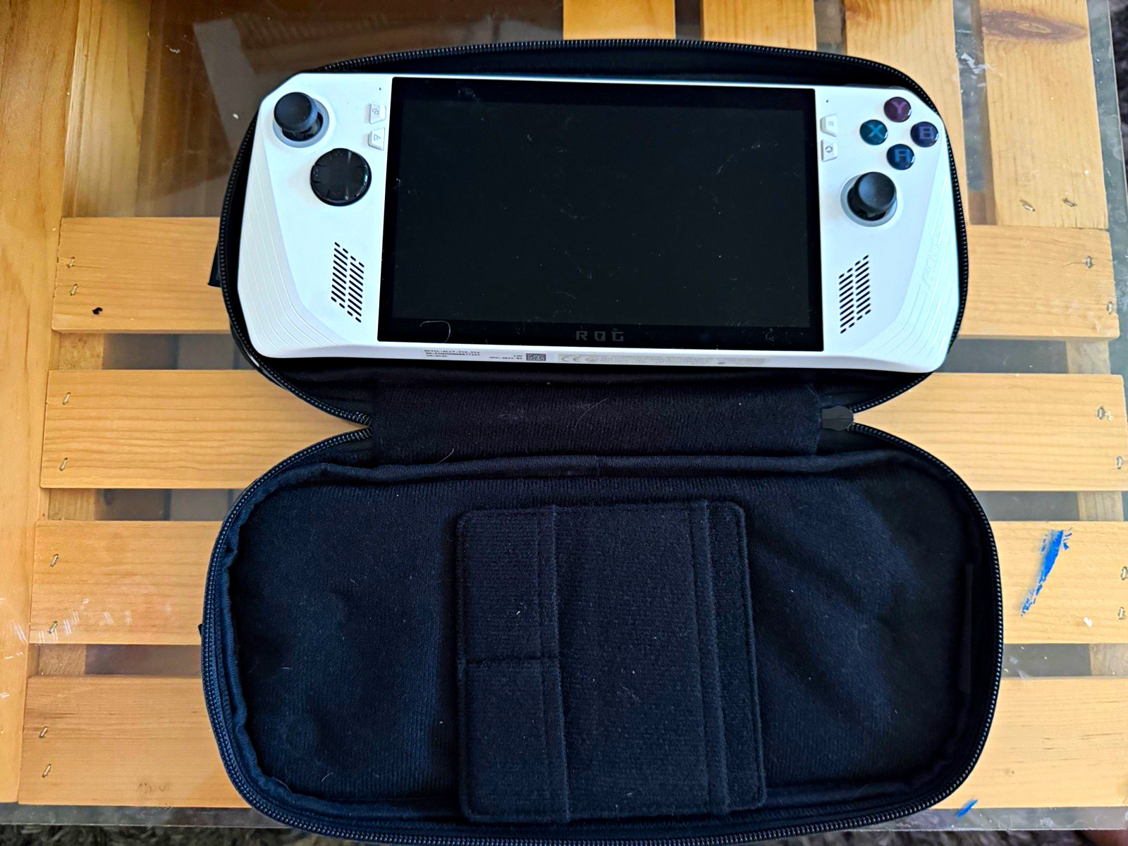 ASUS ROG Ally RC71L Z1X Extreme512GB Handheld Console White w/ Case, USB-C Wi-Fi