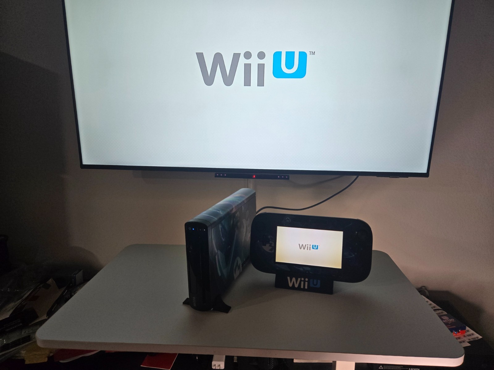 Nintendo Wii U Console Black 32GB Complete Set USA Free Stands and Vinyl Wrapped