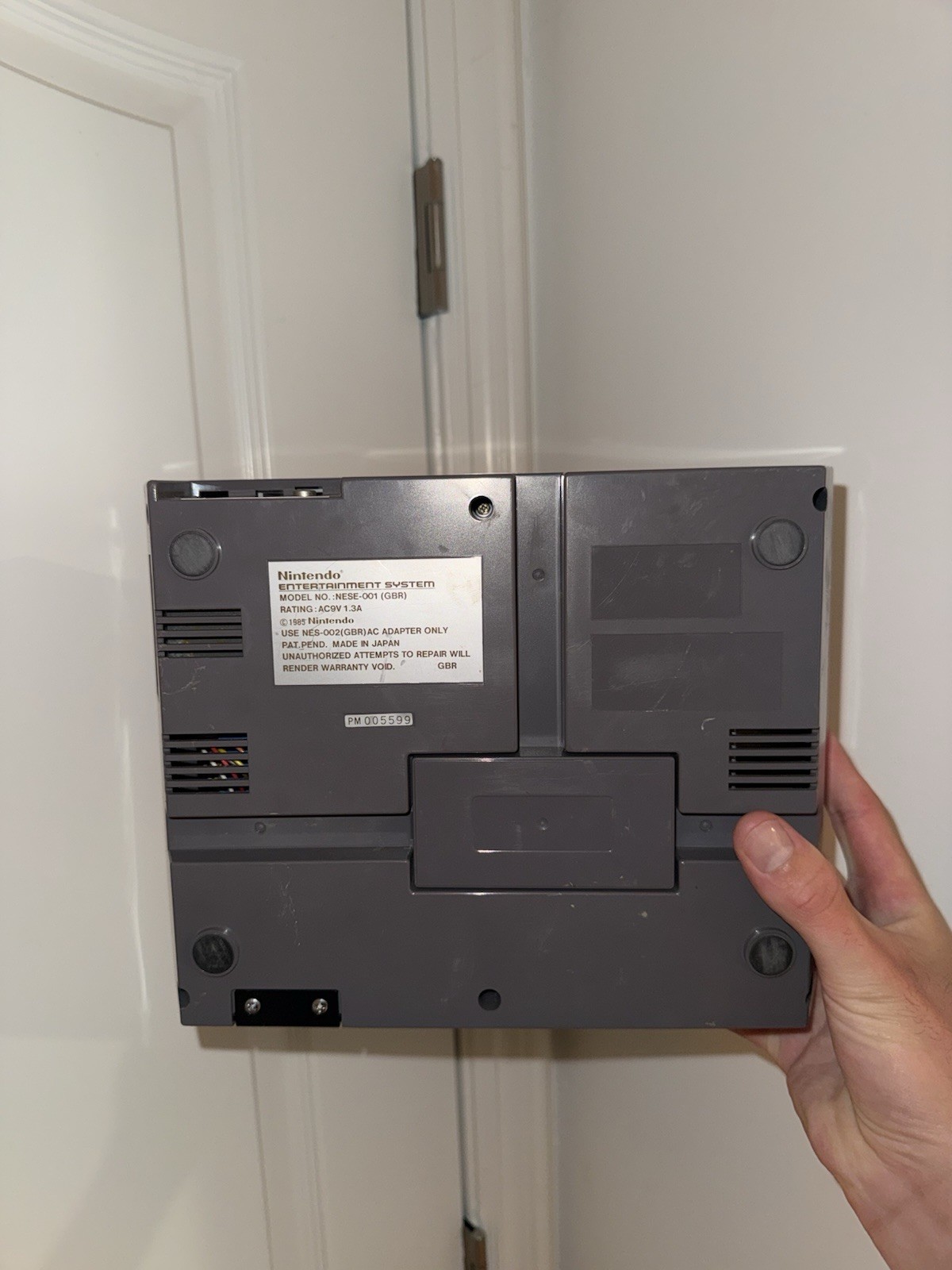 Nintendo Entertainment System NES Console – Gray (NES-001)