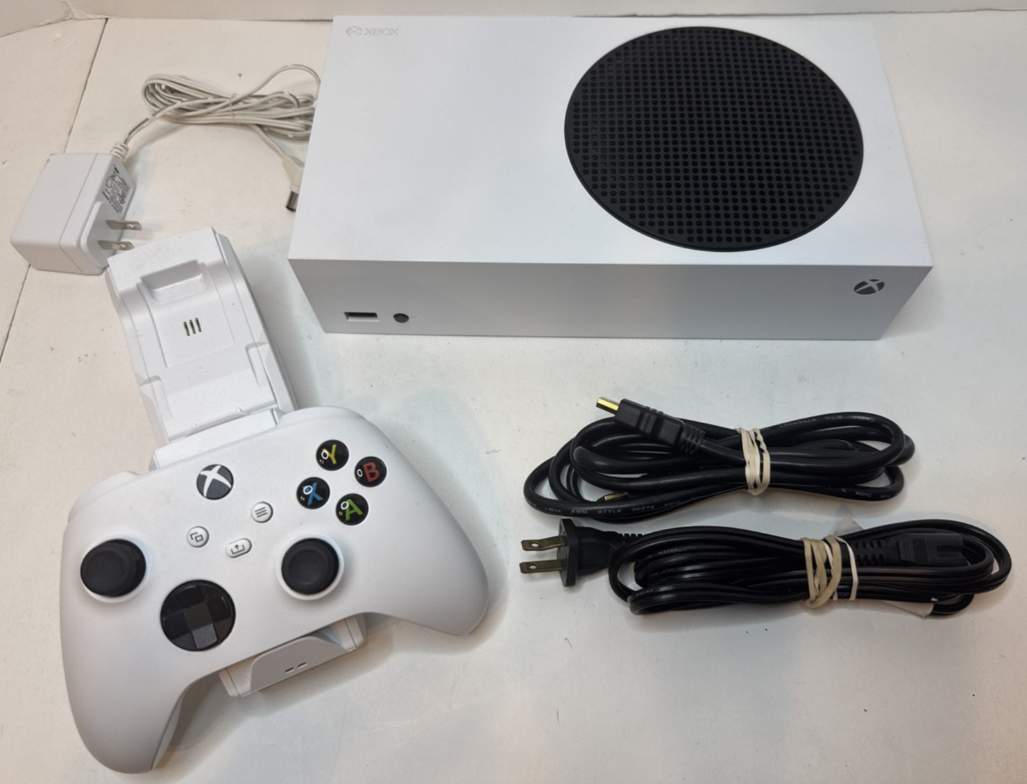 Microsoft Xbox Series S 512GB White Console 1883 W/Cords, Charger, & Controller