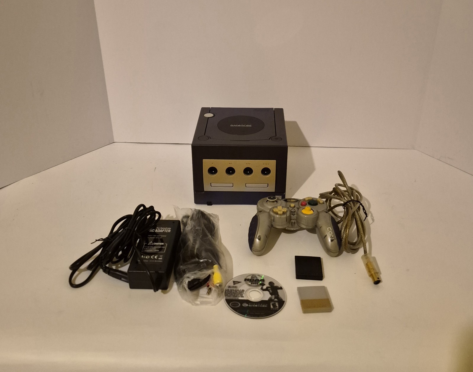 Nintendo GameCube Console Indigo DOL-001 (USA) Controller, Game & MC Bundle