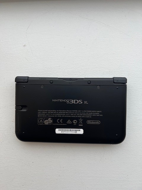 3DS XL Console – BLACK – Custom New Shell – 16GB SD Card + Charger