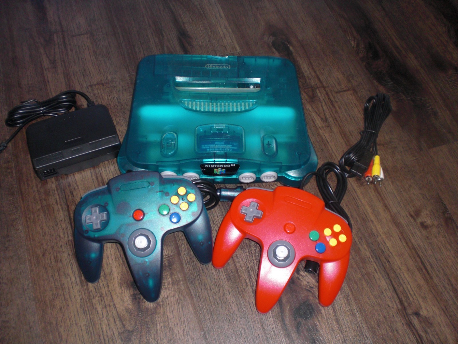 Nintendo 64 N64 Console System FUNTASTIC ICE BLUE CLEAR 2 Controller AV READ