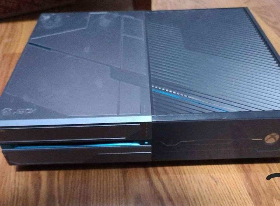 (PLEASE READ DESC!!!) Xbox One Limited Edition Halo 5: Guardians 1TB Console