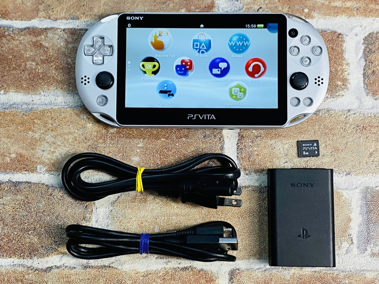 SONY PS Vita PCH-2000 ZA25 SILVER Japan PlayStation Charger 8GB Tested No.2 DDP