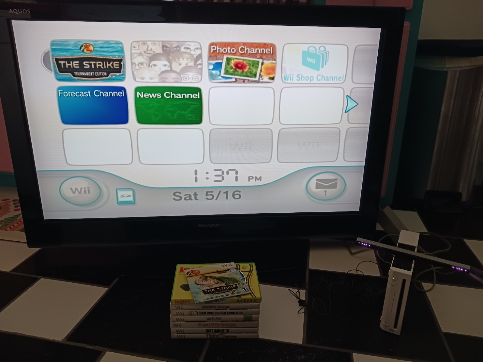 Nintendo Wii Console, Games, Remotes, Nunchuks Lot Bundle Tested and Working