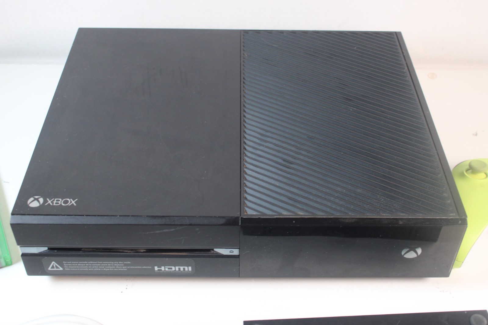 Microsoft Xbox One Model 1540 Console Bundle 500 GB, controller, game, cords