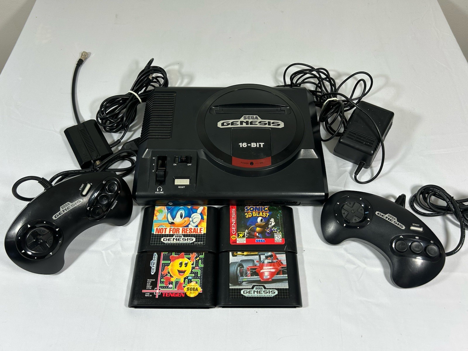 Sega Genesis HD Model 1 MK-1601 Console – Games & Controllers Bundle TESTED