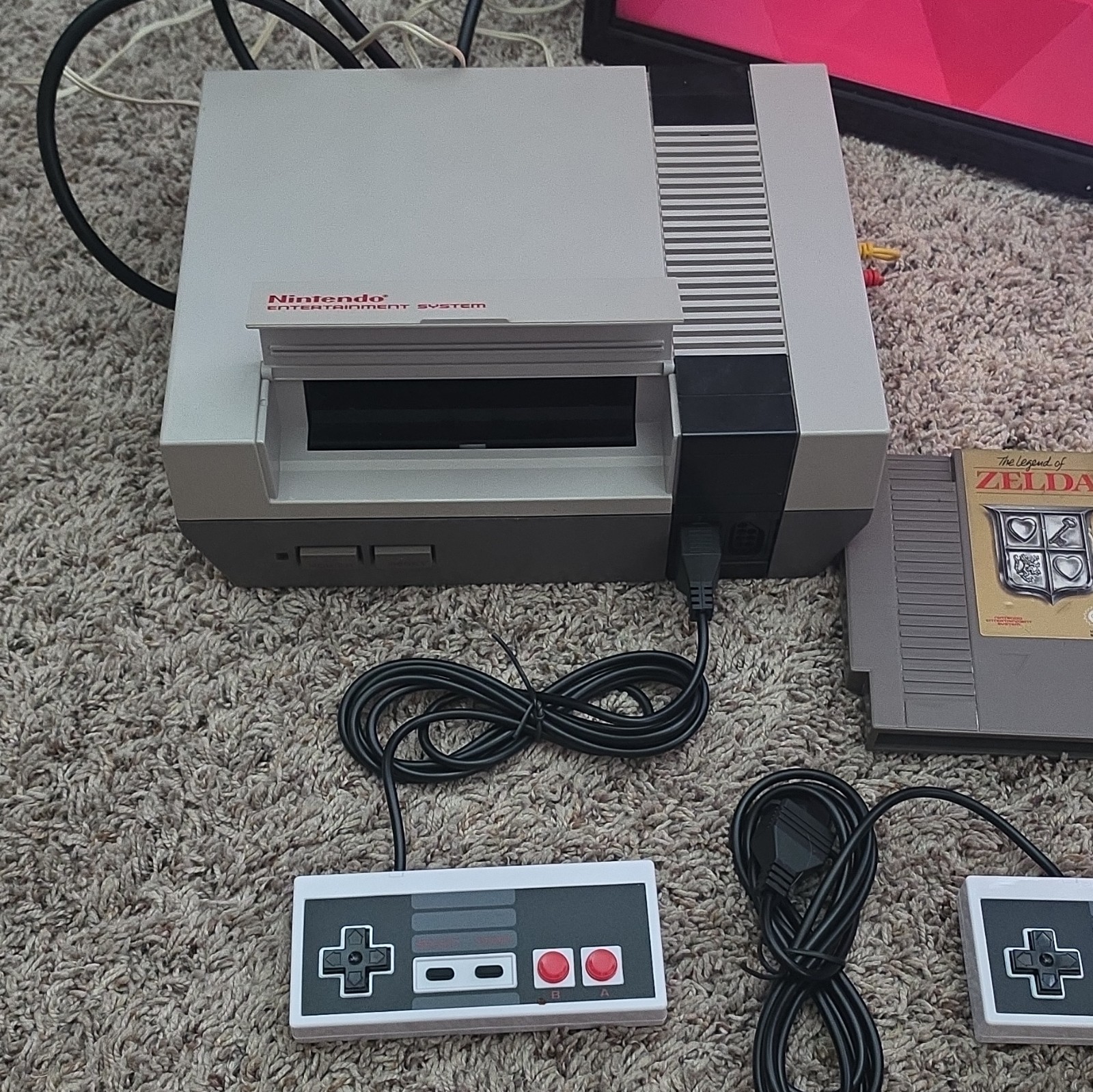 Nintendo NES Entertainment System Console, 2 Controllers, Zelda + PinBot, NTSC