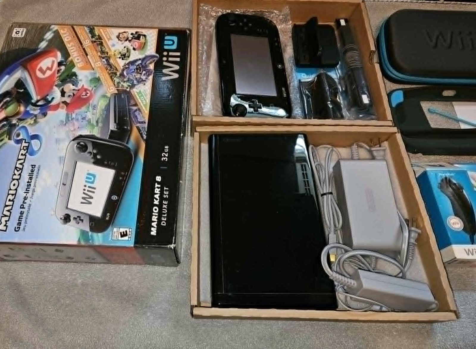 Nintendo Wii U 32GB Set CIB Console Bundle Box Mario 3D World + MORE NICE!!!