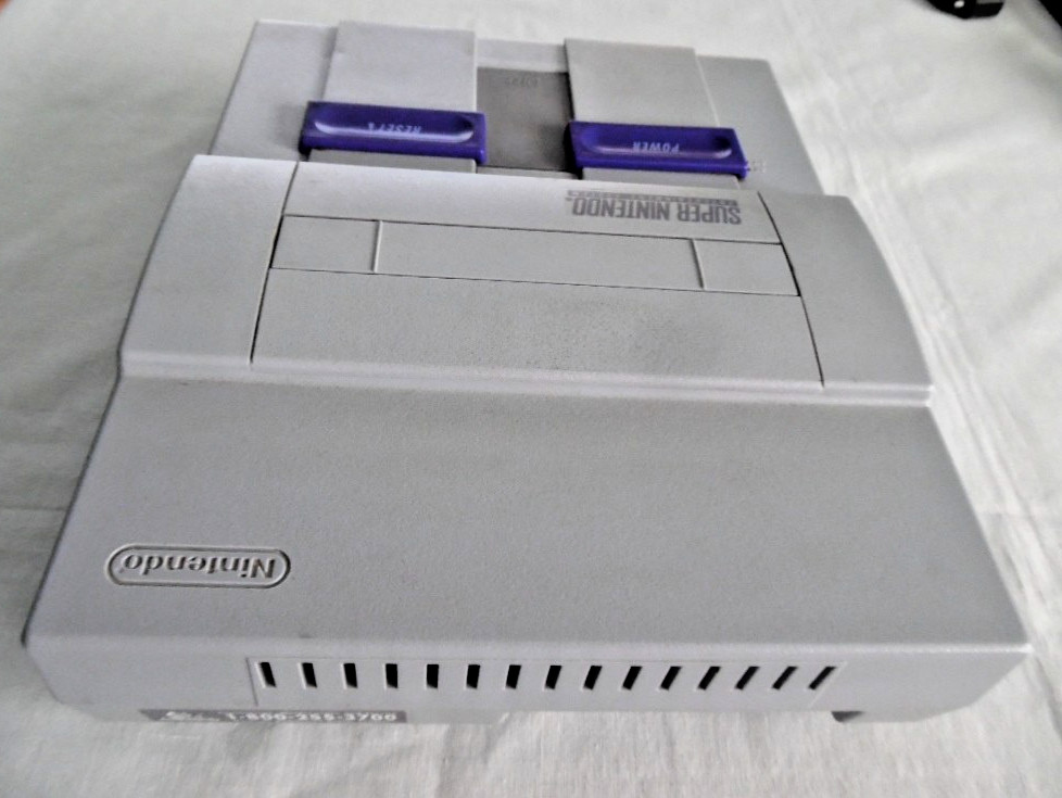 SUPER NINTENTO CONSOLE, 2 CONTROLLERS, MANUAL, HDMI CONVERTER & AV ADAPTER