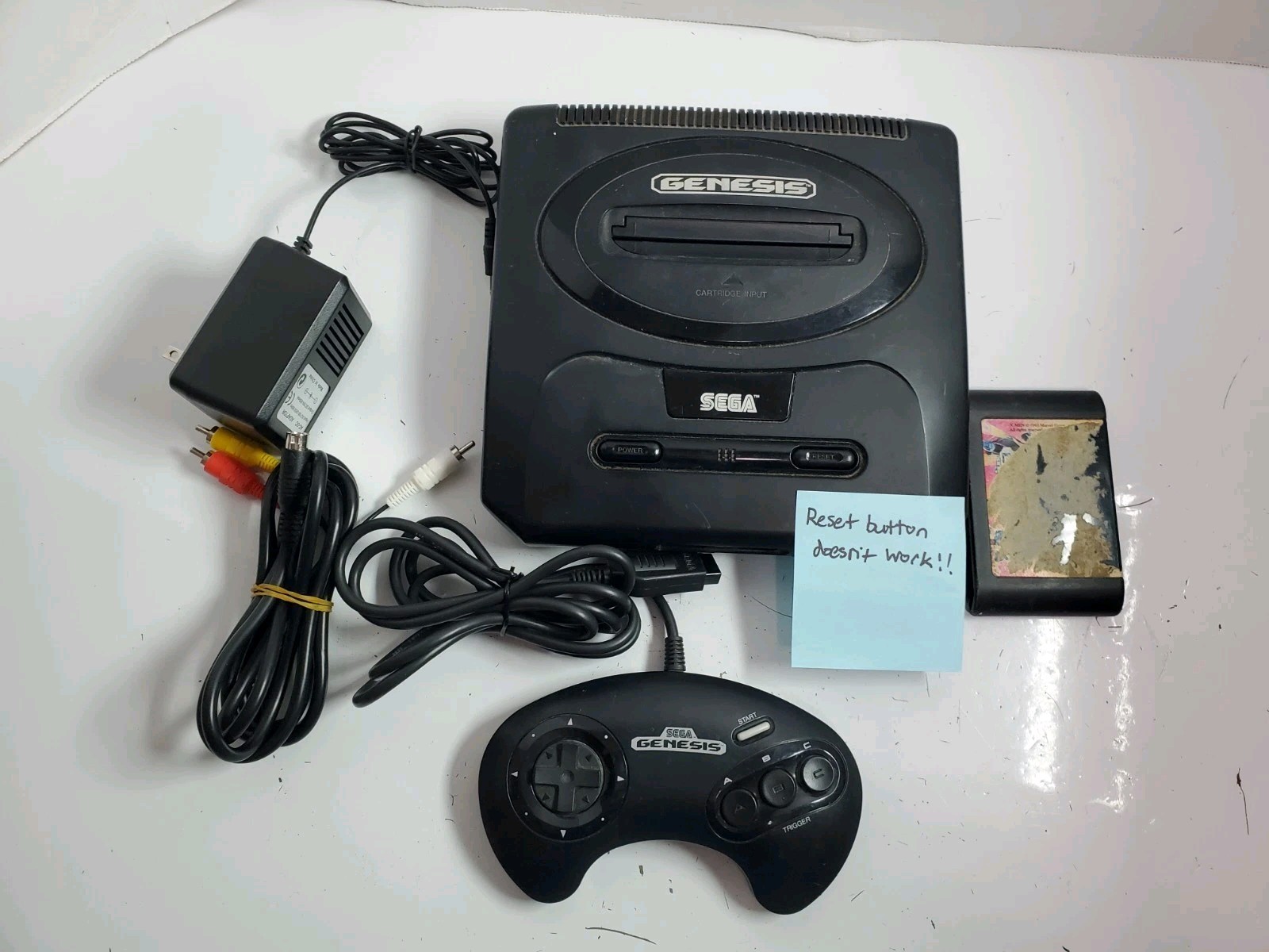 SEGA Genesis Model 2 MK-1631 Console Bundle – Reset Button Doesn’t Work – READ