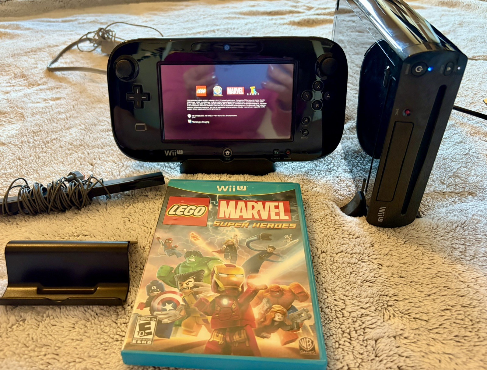 Nintendo Wii U Console 32GB, Marvel Super Heroes game included, works perfectly