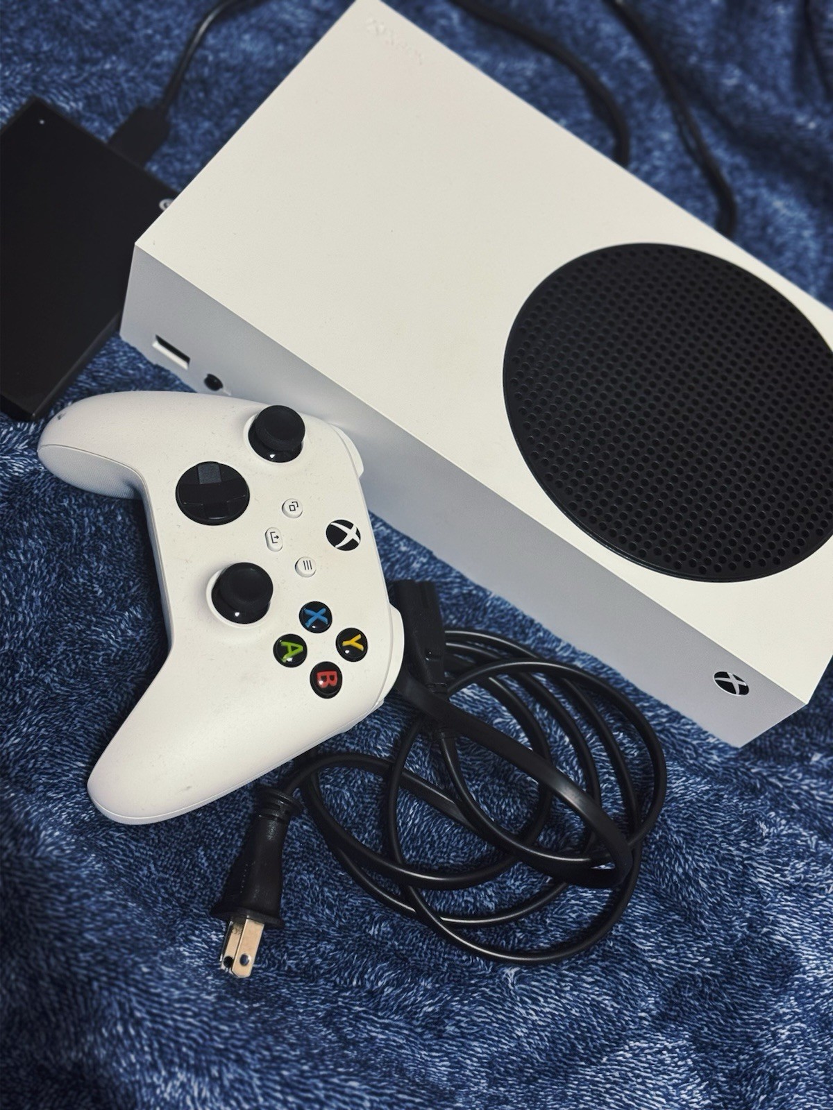 Xbox Series S 512 GB Console – White + Controller & External Drive